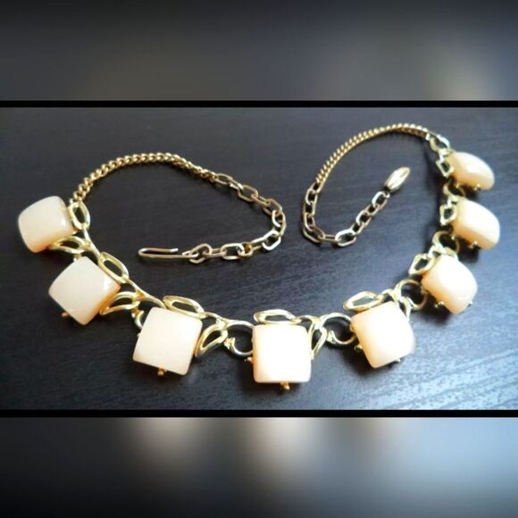 STUNNING VINTAGE ESTATE MCM CORO OR LISNER THERMOSET 19 1/4" NECKLACE - Picture 1 of 1